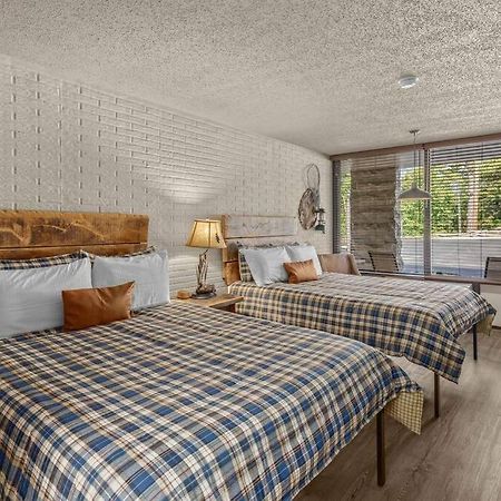 Stonegate Lodge 2 Queen Beds Fast Wifi 50" Tv Salt Water Pool Room #207 Eureka Springs Exterior photo