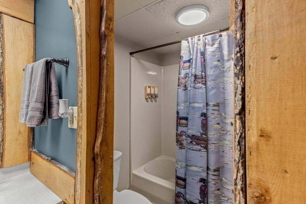 Stonegate Lodge 2 Queen Beds Fast Wifi 50" Tv Salt Water Pool Room #207 Eureka Springs Exterior photo