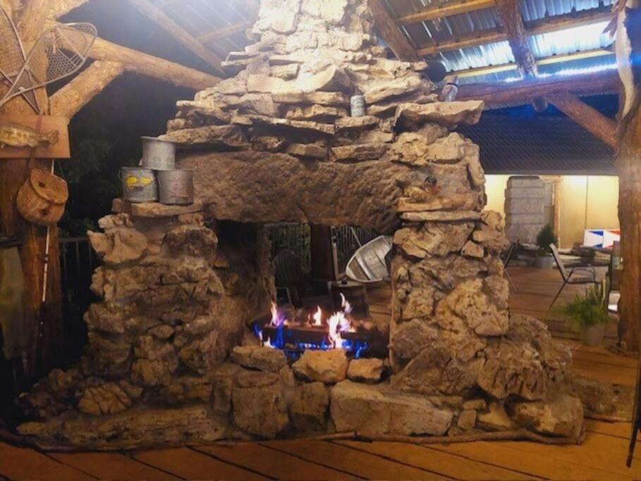 Stonegate Lodge 2 Queen Beds Fast Wifi 50" Tv Salt Water Pool Room #207 Eureka Springs Exterior photo